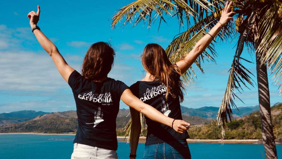 L'équipe Authentik Caledonia — Gaëlle et Coline